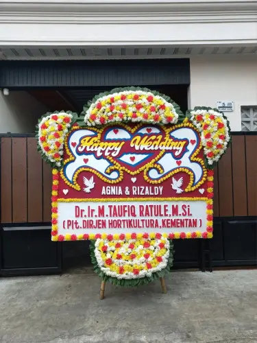 Papan Bunga Pernikahan kebon besar